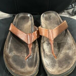 Bass Tan Leather Flip-Flops